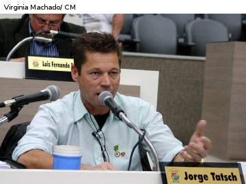 Jorge Tatsch solicita conserto de ponte na rua Javarí 