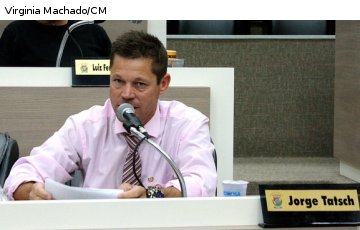 Jorge Tatsch sugere estacionamento oblíquo nas imediações da Pedro Adams Filho 