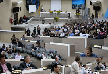 Mais de 3,5 mil matérias já tramitaram na Câmara este ano