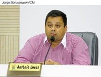 Mantido veto a PL que isenta templos religiosos de taxa de iluminação