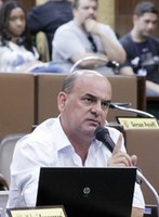 - Mantidos vetos a emendas à LDO