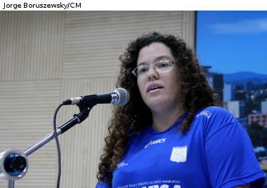 Projeto social ensina vôlei a jovens do Município