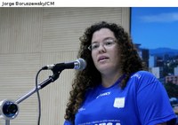 Projeto social ensina vôlei a jovens do Município