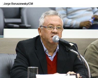 Moção pede aprovação de projetos sobre aposentadoria em tramitação no Congresso