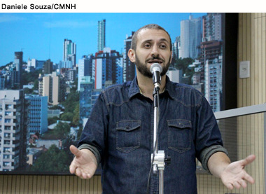 Moção pede regularização do piso salarial de professores municipais