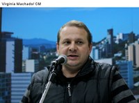 Moção por mais benefícios aos aposentados