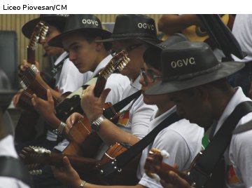 Música brasileira e violas tomam conta do Plenário