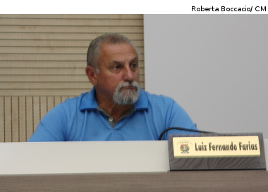 Nos ônibus, som portátil só poderá ser utilizado com fone de ouvido