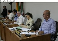 - Número de vagas para secretário de escola deverá dobrar