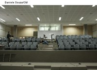 Móveis e acabamentos atrasam obras da Câmara