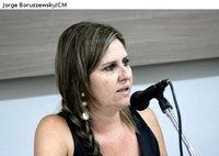 Patrícia comemora conquista de caminhonete para Lomba Grande 