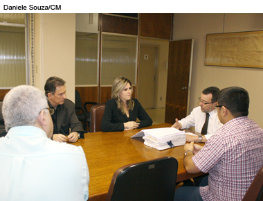 Ponte da avenida dos Municípios pauta reunião de Patrícia e Daer