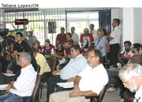 - Por seis votos a cinco, é aprovada reposição de 6,5% para municipários