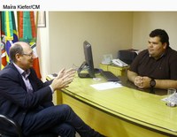 Naasom reúne-se com prefeito eleito