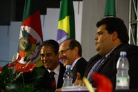 Prefeito Lauermann é empossado pelo presidente da Câmara