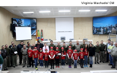 Projeto Bombeiro Mirim é homenageado por seus 10 anos
