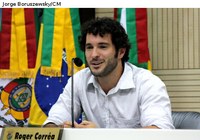 Projeto de Roger prevê ações de descentralização de cultura 