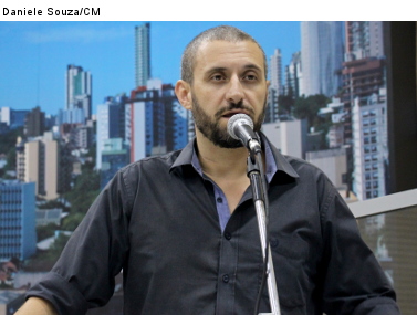 Projeto obriga empresas de guincho a recolher peças dos veículos avariados