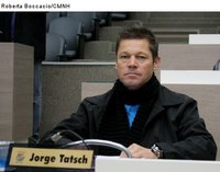 Projeto obriga praças de alimentação a disponibilizar locais exclusivos para idosos, gestantes, lactantes e pessoas com deficiência