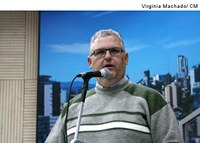 Projeto obriga empresas  de telefonia e serviços a manter central de atendimento na cidade