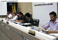 Projetos criam e extinguem cargos na Câmara