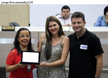 Rádio Alegria é homenageada por seus 25 anos de fundação