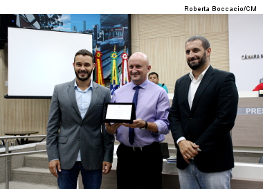 Rádio União FM é homenageada por seus 35 anos