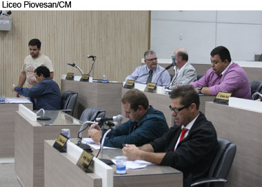 Rejeitada moção contra deslocamento de policiais para Porto Alegre durante a Copa