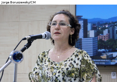 Moradores do Industrial protestam contra enchentes