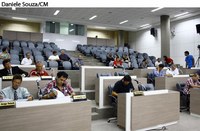 Segurança, infraestrutura, saúde e economia na pauta dos debates desta quinta-feira 