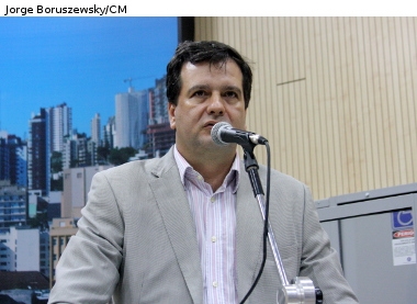 Subsecretário de Planejamento do RS utiliza tribuna na sessão