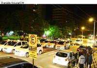 Taxistas debatem projeto de lei sobre transporte de passageiros 