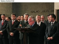 TV Câmara assina convênio para transmissão em canal aberto