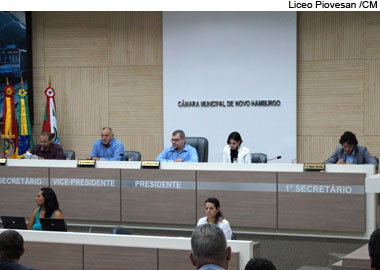 Vereadores analisam proposta de política municipal sobre álcool e outras drogas