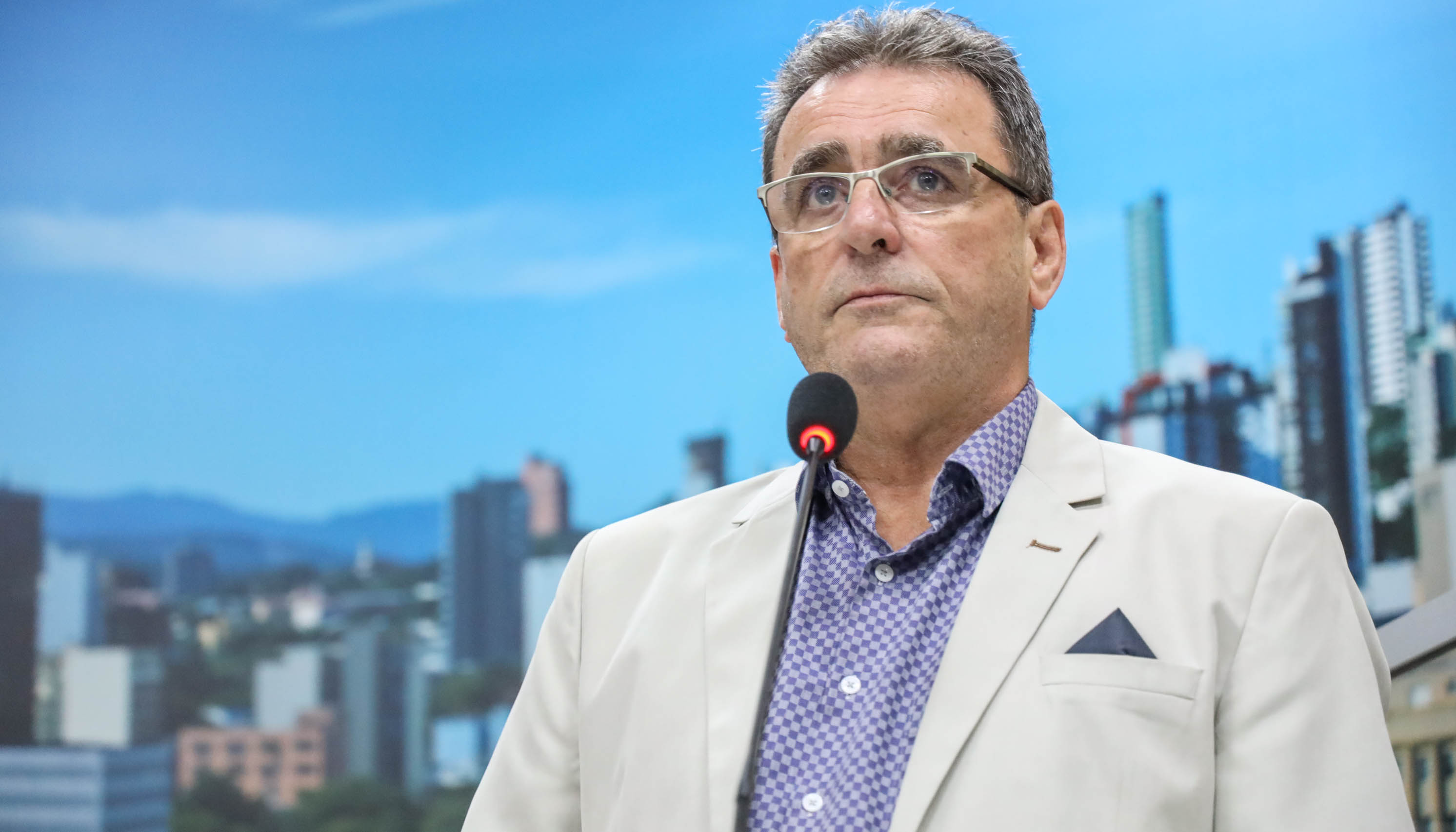 Adiada votação de projeto que obriga farmácias a receberem medicamentos vencidos ou em desuso