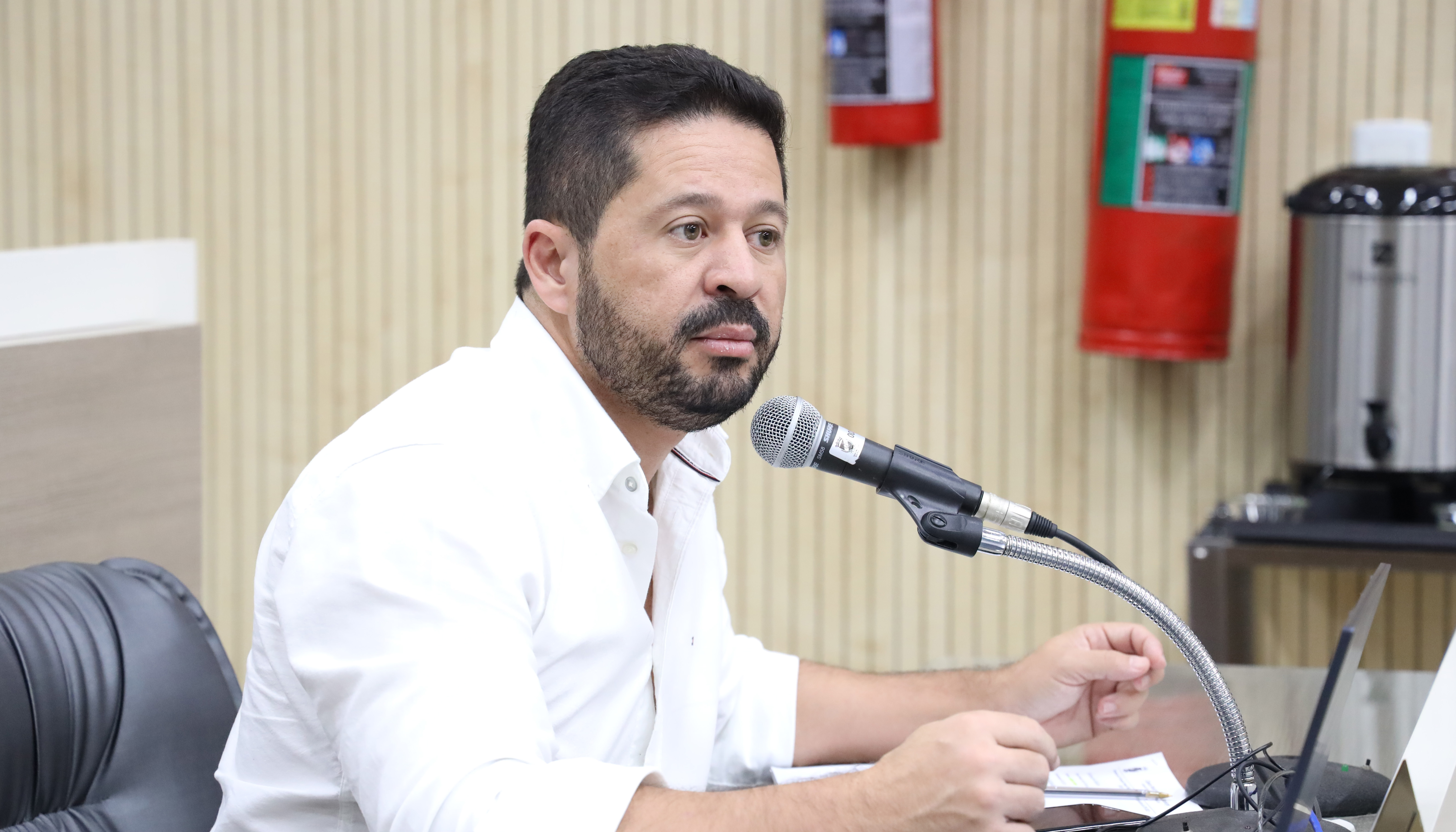 Adiada votação para criação de prêmio cultural