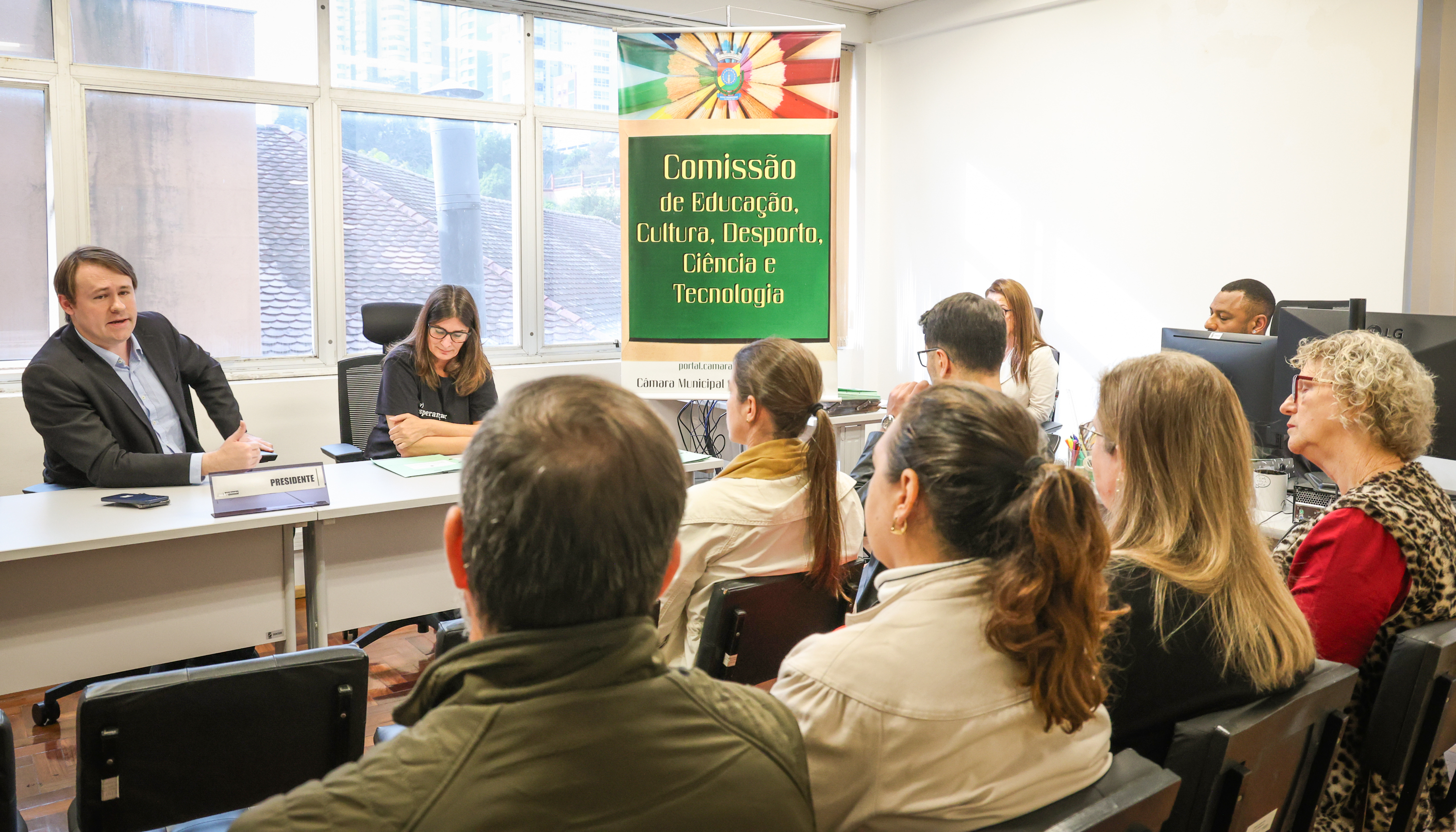 Afad-21 cobra melhorias na inclusão escolar em reunião na Câmara 