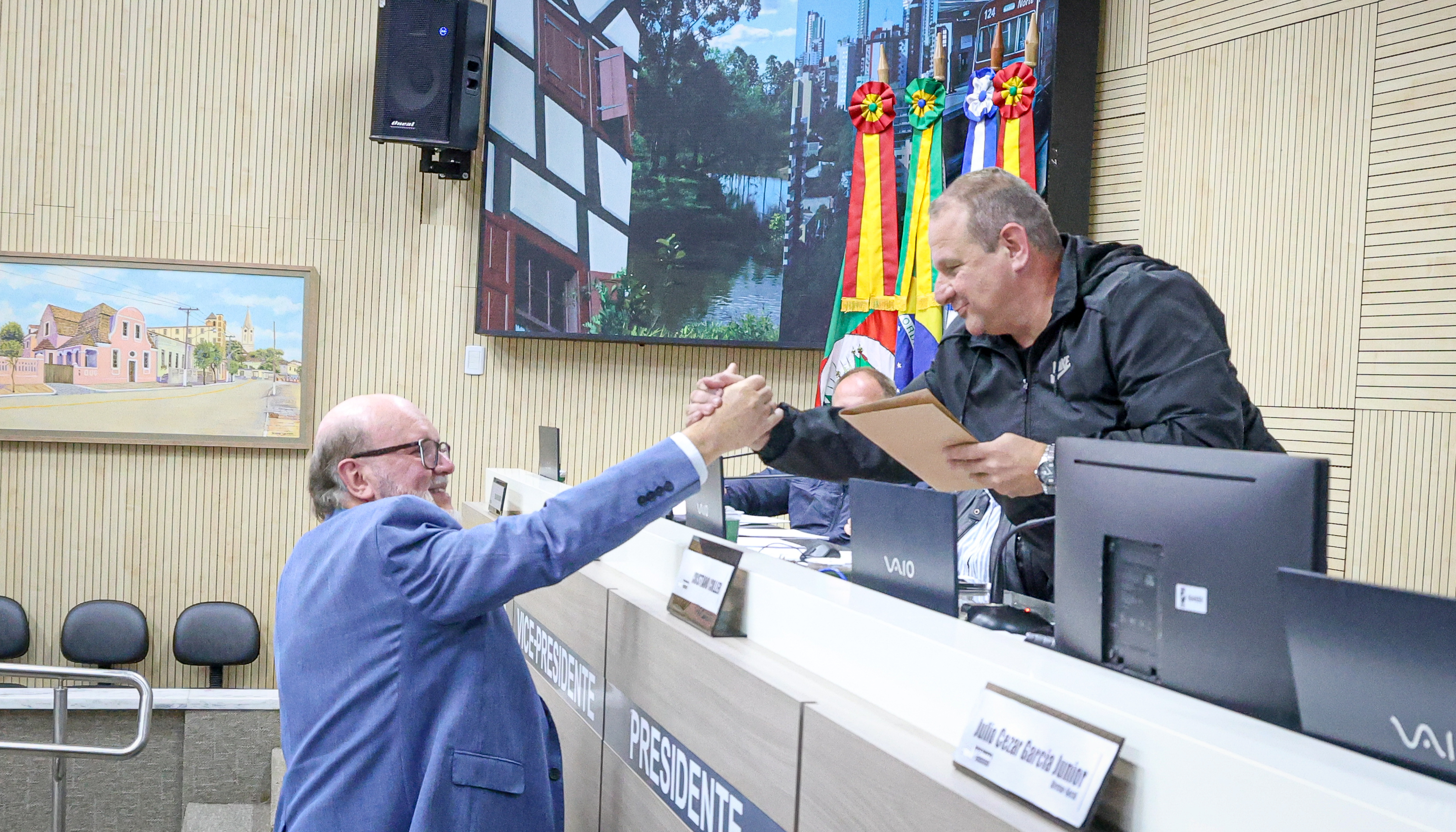 Após oito mandatos consecutivos, Gerson Peteffi retorna à Câmara como suplente