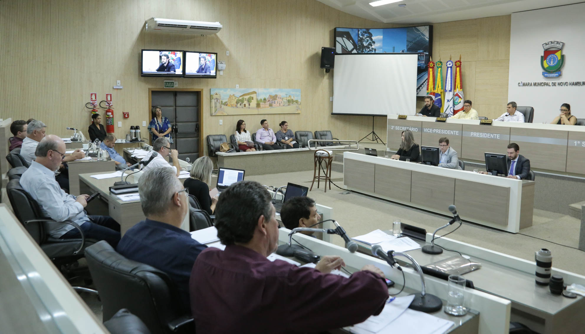 Aprovada concessão remunerada de direito de uso de imóveis para programas habitacionais