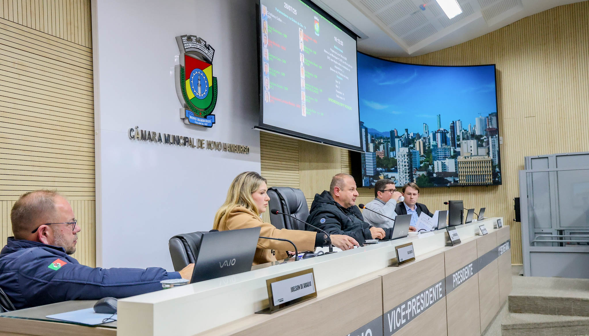 Aprovado projeto que ameniza exigências de segurança em agências bancárias; sindicatos aguardam mensagem retificativa