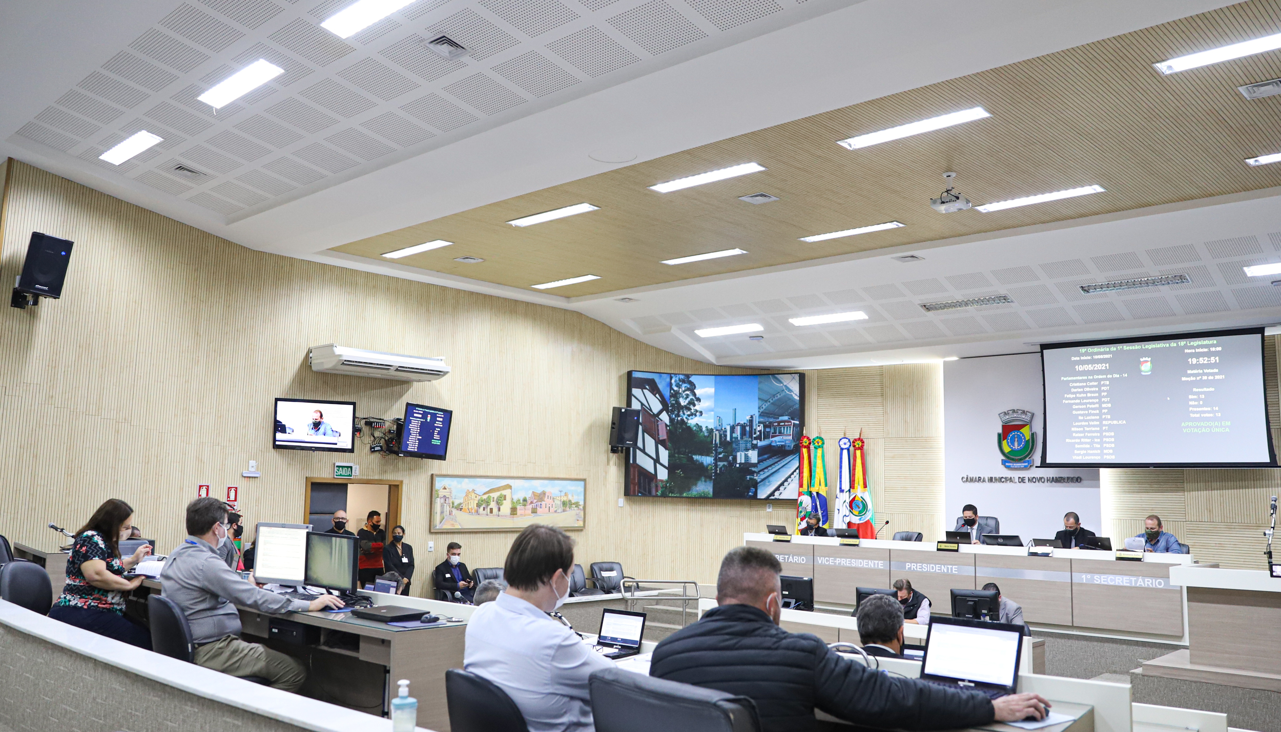 Aprovado projeto que autoriza Comur a explorar atividades relacionadas ao transporte coletivo