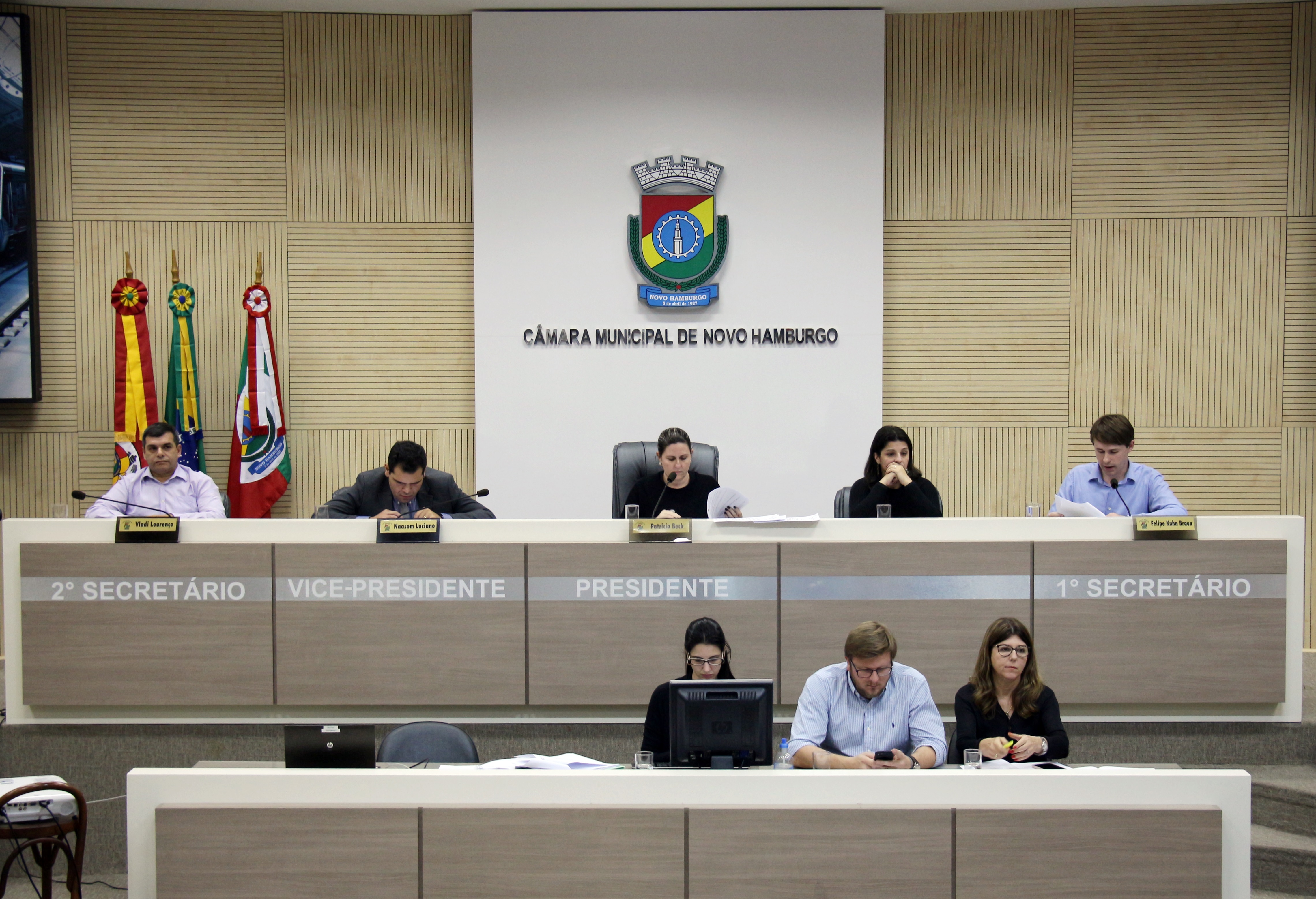 Aprovado projeto que extingue e cria cargos em comissão na Câmara