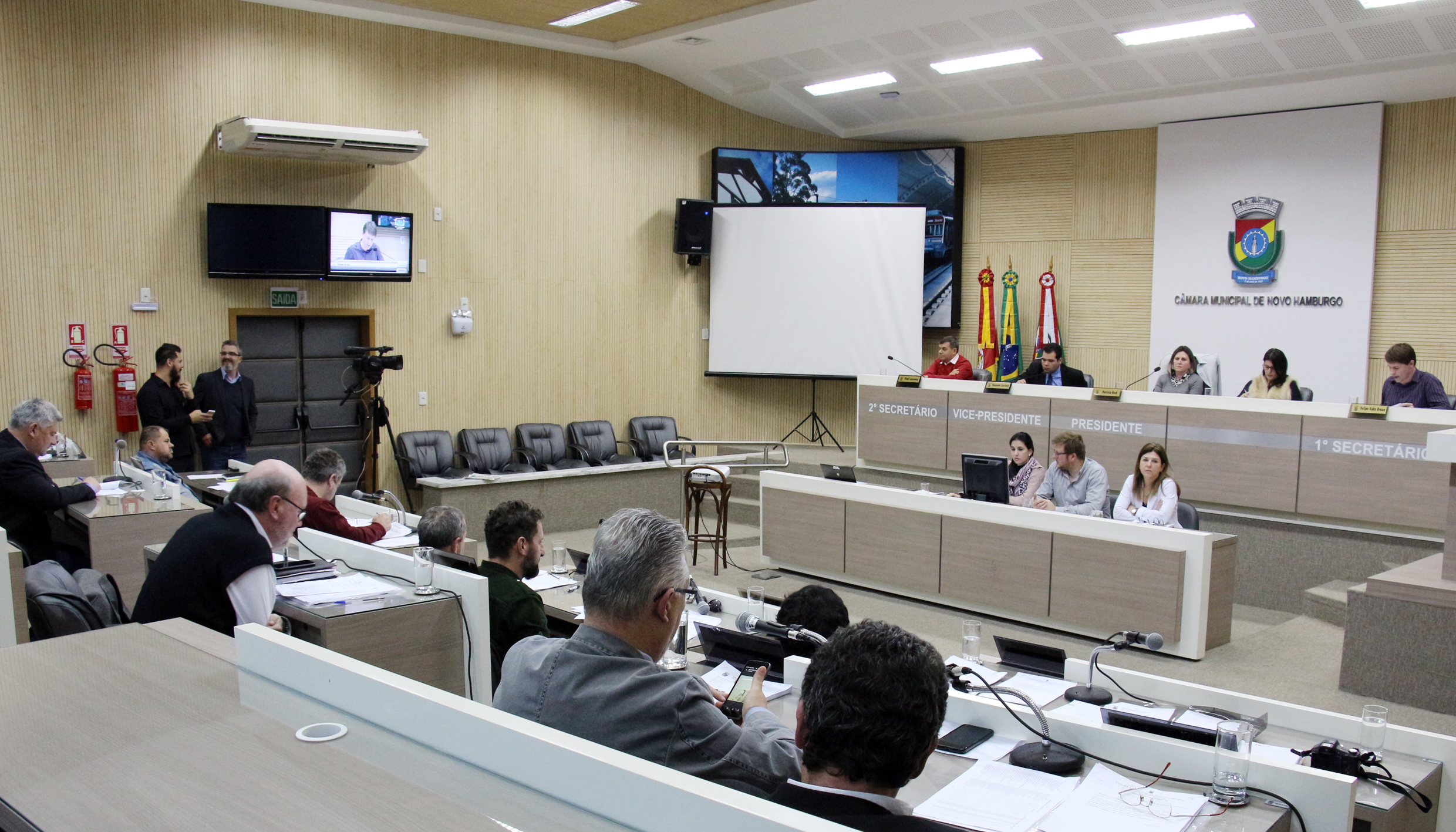 Aprovado projeto que reorganiza gratificações para servidores da Câmara