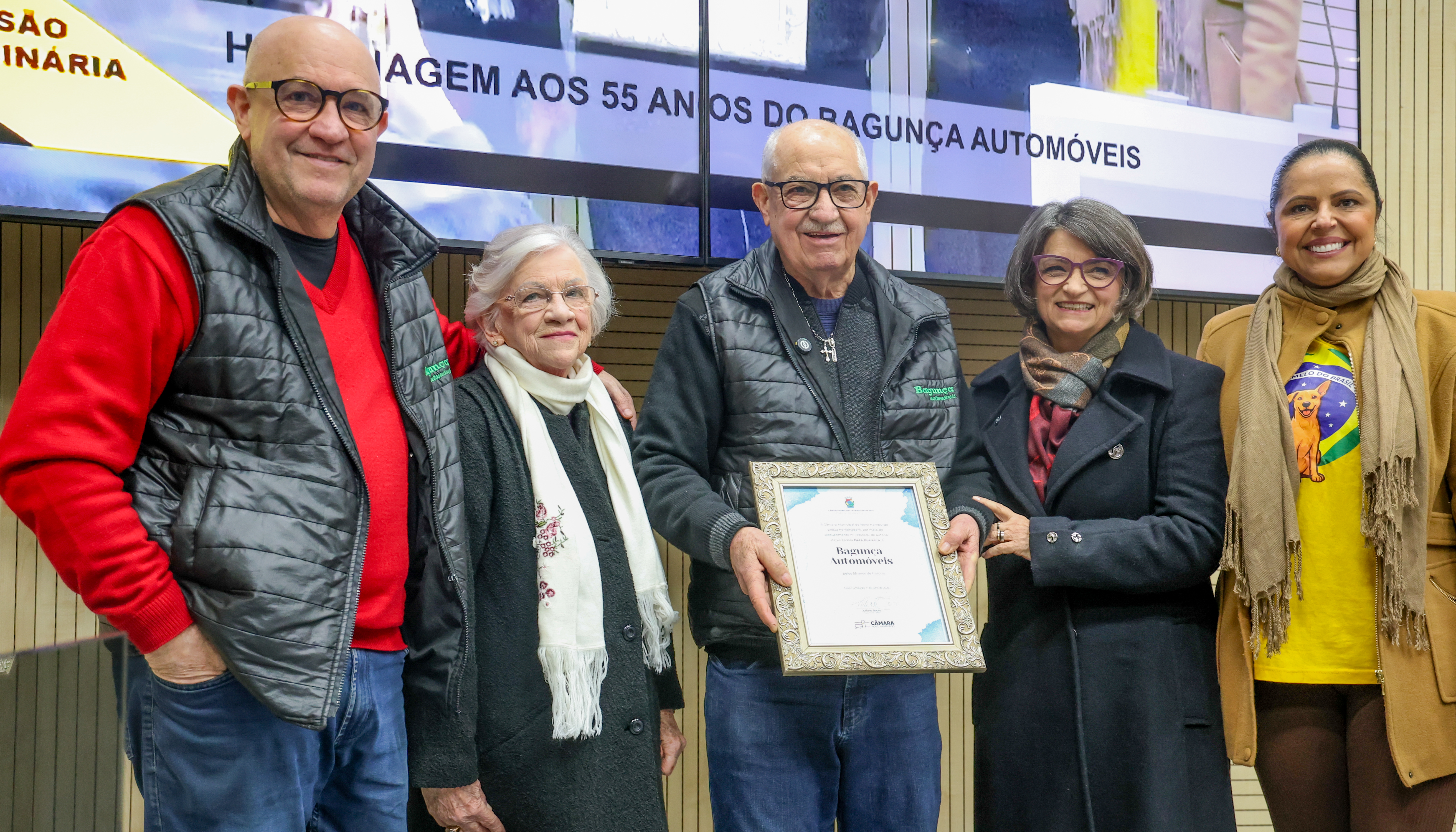 Bagunça Automóveis recebe homenagem pelos 55 anos de história
