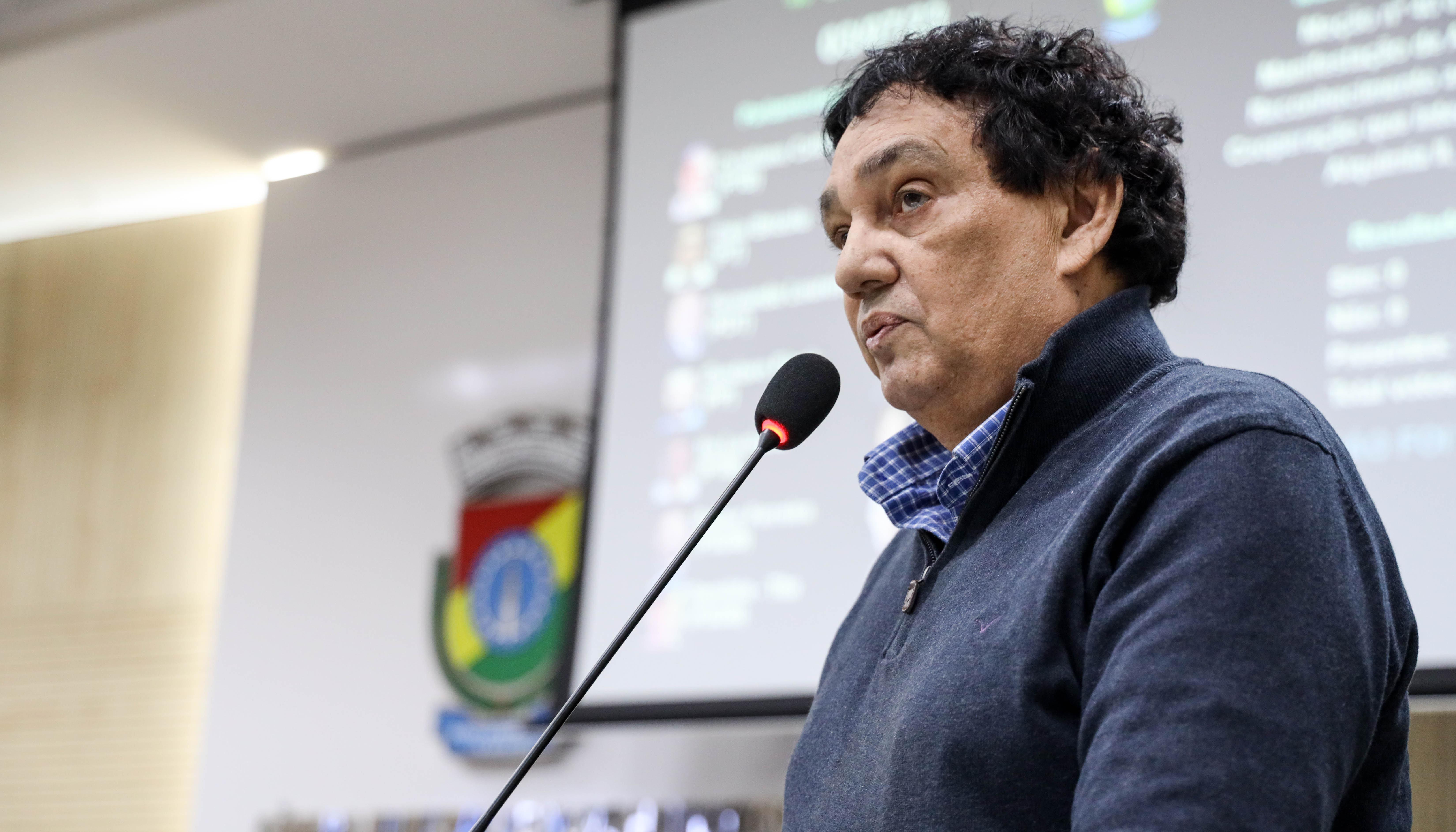 Biblioteca solidária recebe moção de reconhecimento da Câmara 