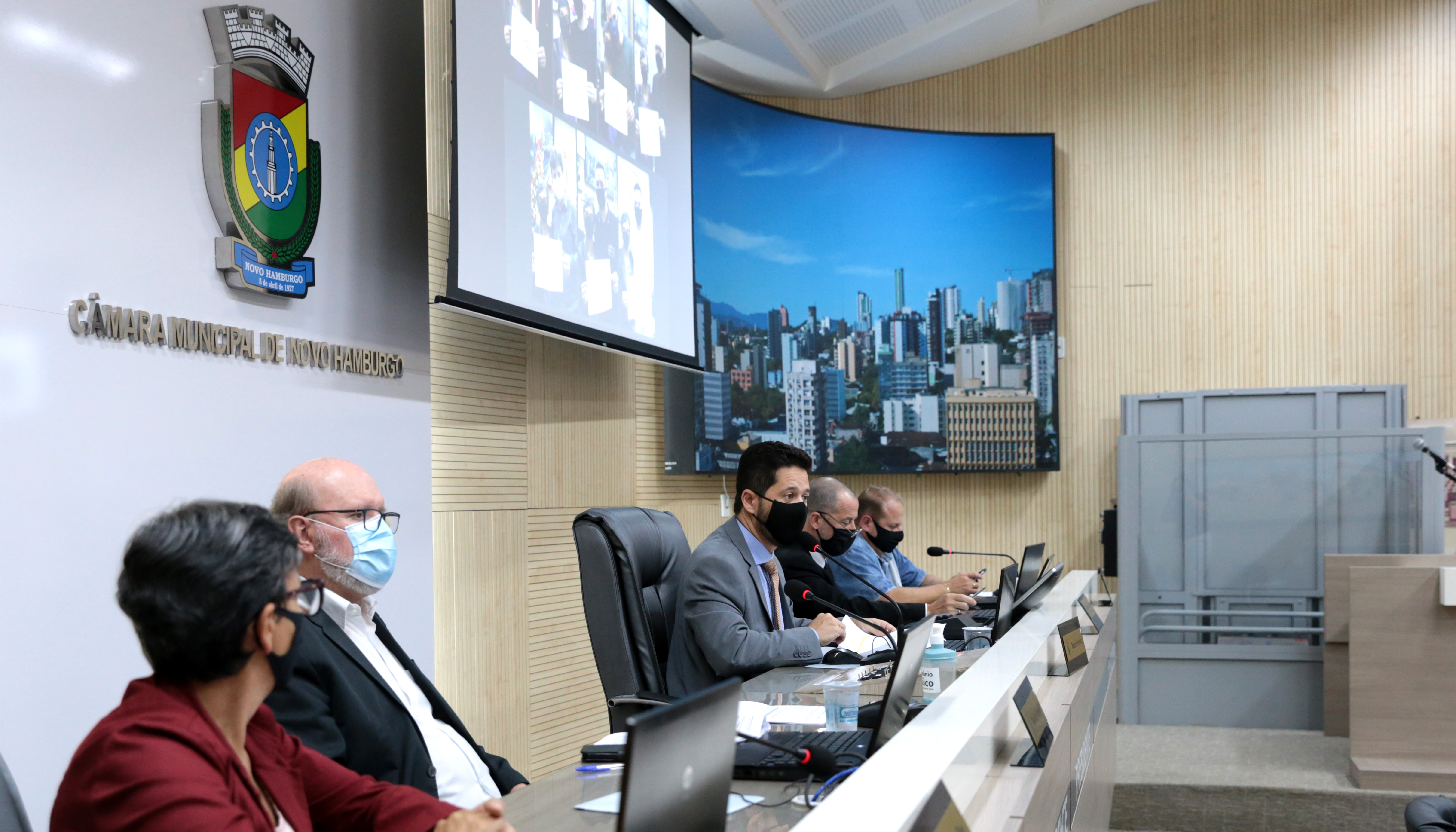 Câmara adere à Campanha do Laço Branco Homens pelo Fim da Violência contra a Mulher