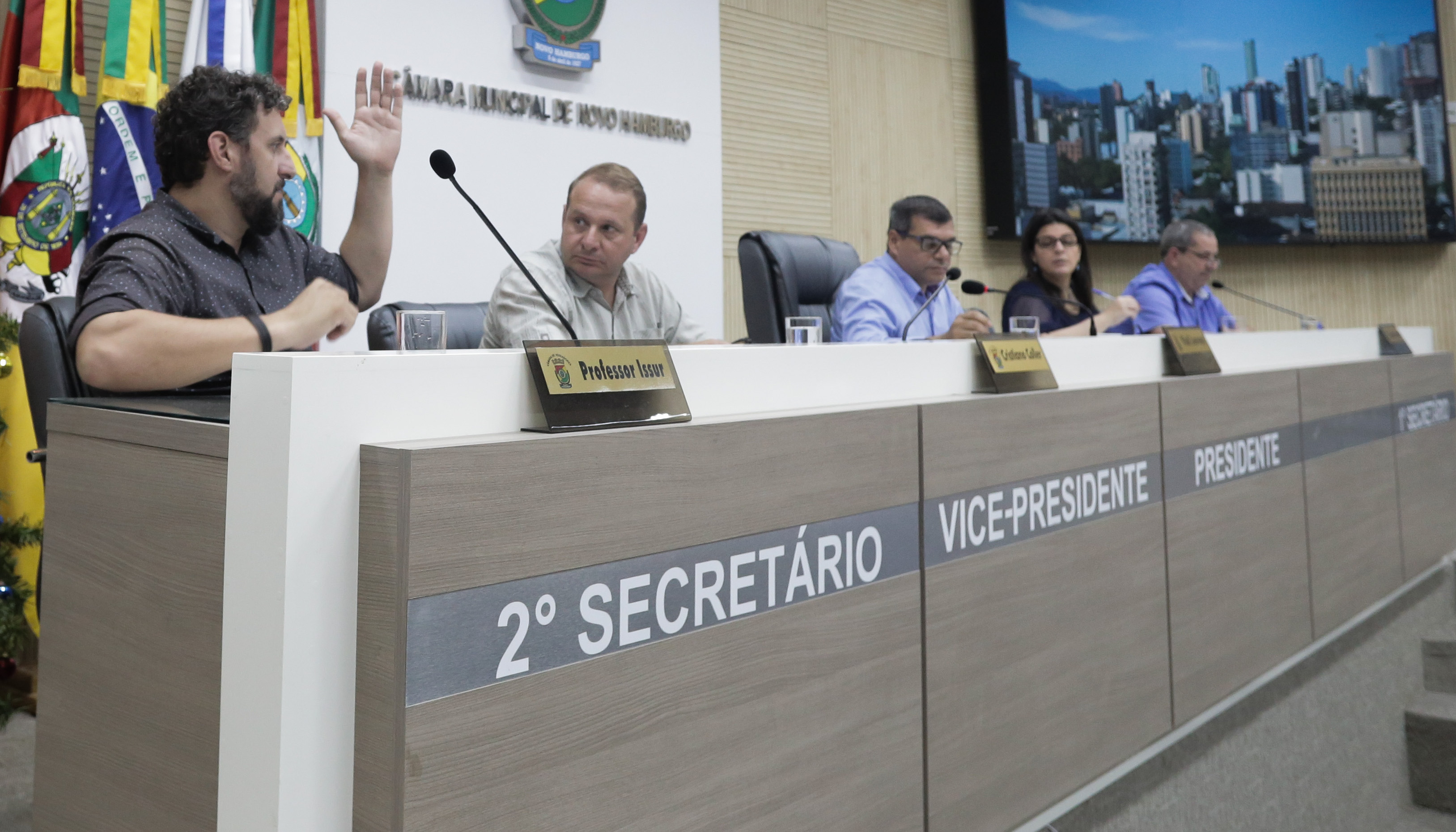 Câmara aprova contratação emergencial de funcionários para o Acessuas