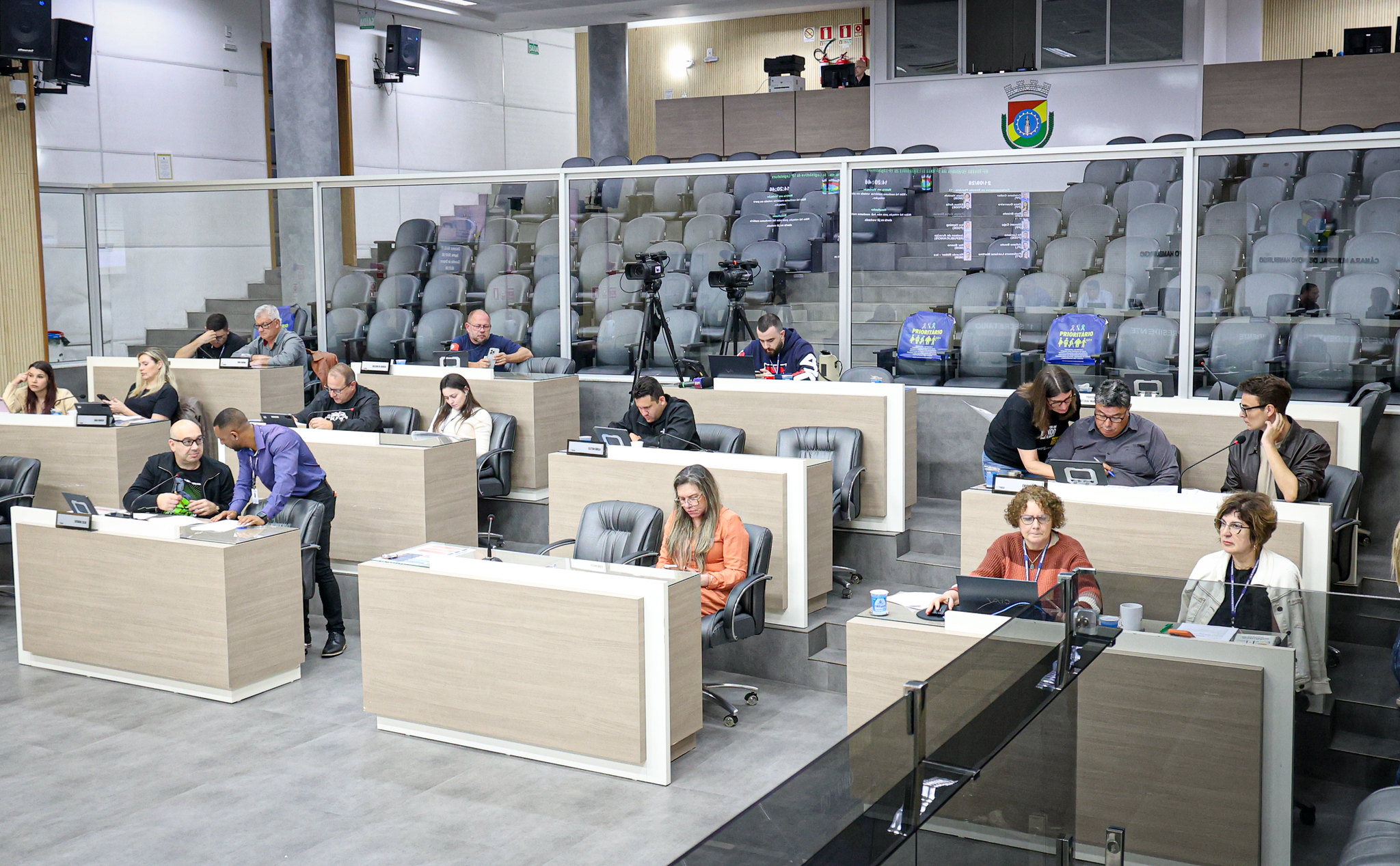 Câmara aprova diretrizes orçamentárias com projeção de déficit para 2027