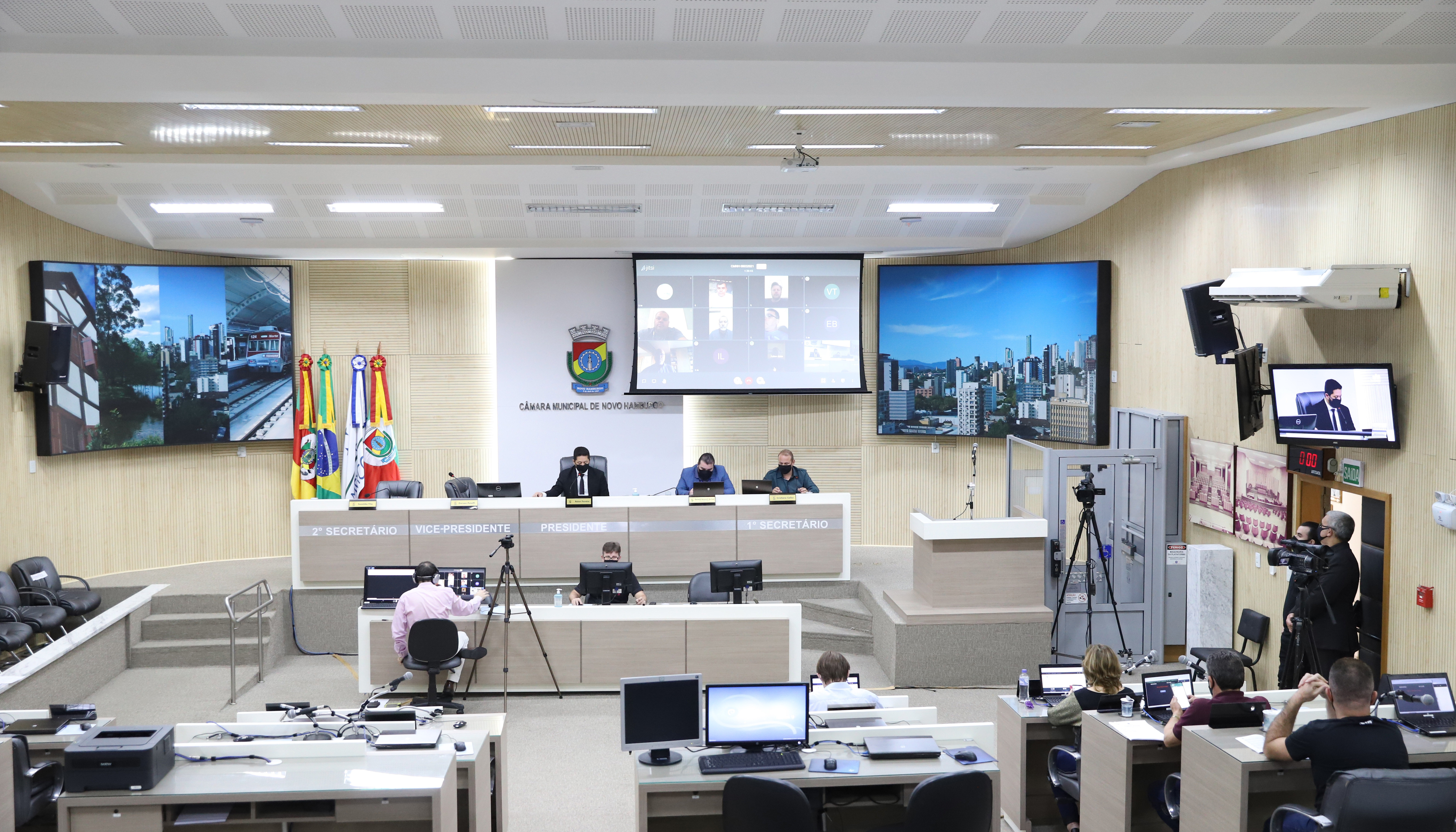 Câmara aprova seis moções e demonstra preocupação com novo avanço da Covid-19