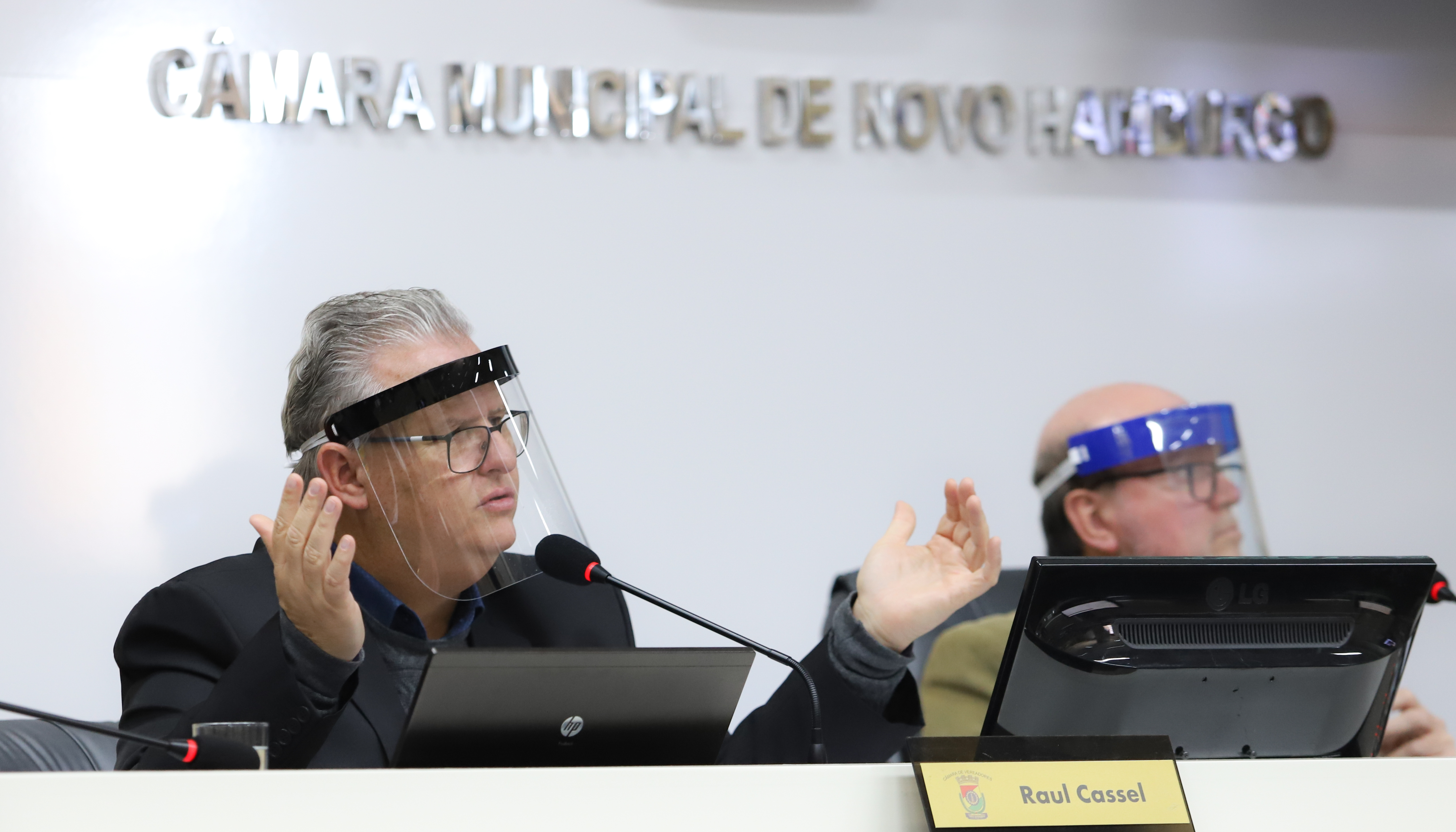 Câmara critica alta abusiva e pede controle sobre preços de insumos médicos